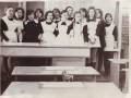 Выпускницы 1978 года в кабинете химии